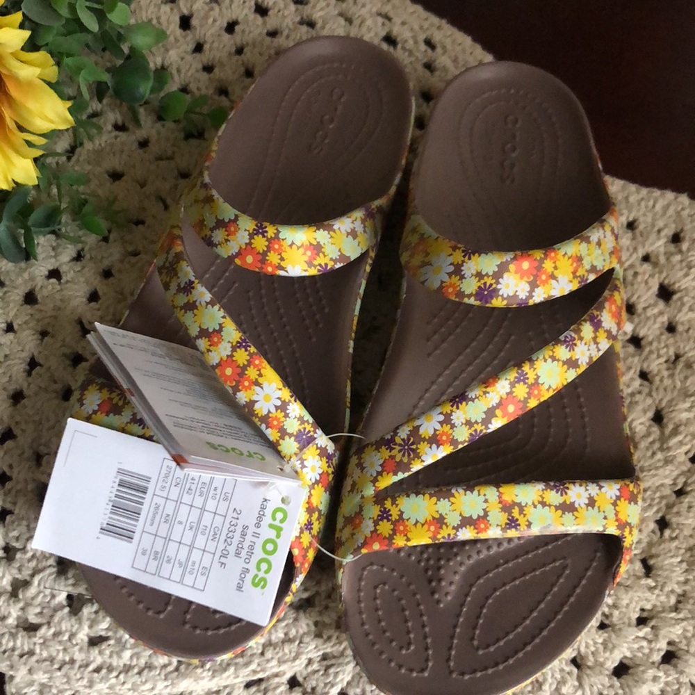 CROCS Kadee II Retro Floral Daisy Sandal SIZE 10 - Picture 12 of 13